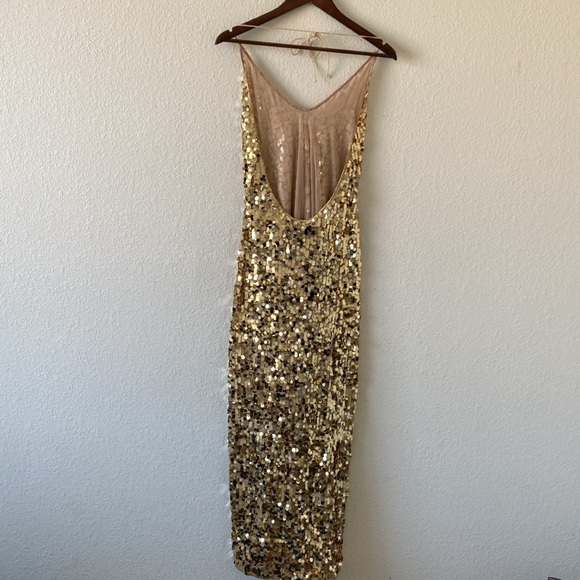 Oseree Long Sequin Dress - Picture 5 of 8